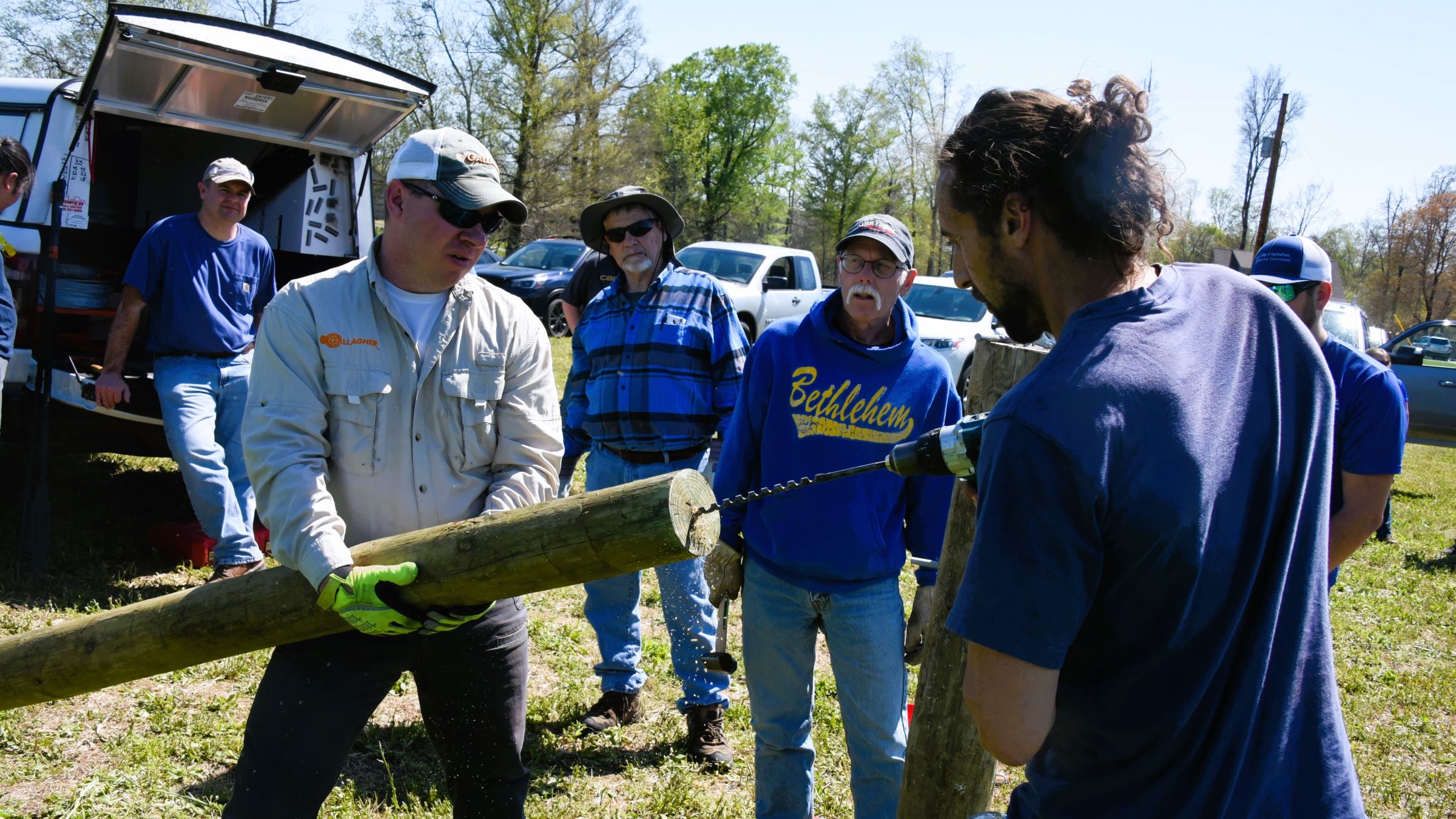 The Fencing Schools' afternoon session offers a hands-on fence-building session where participants put their knowledge and skills to work. Picture provided by Caroline Roper.